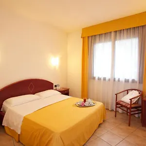 Hotel Moonlight, Siziano