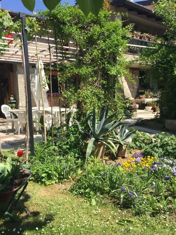 Casa Curlo Bed and Breakfast Calvagese Della Riviera 0*,  Italien