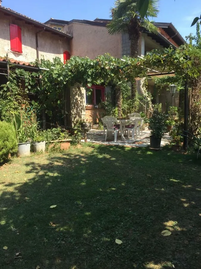 Casa Curlo Bed and Breakfast Calvagese Della Riviera 0*,  Italien