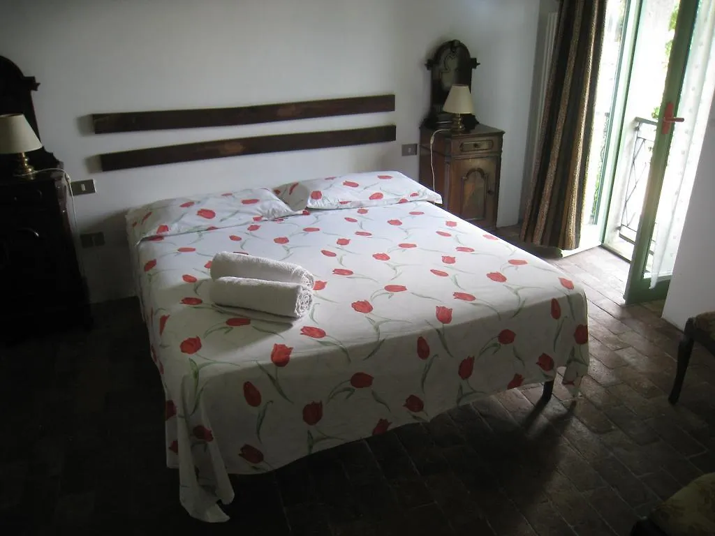 Casa Curlo Bed & Breakfast Calvagese Della Riviera Italy