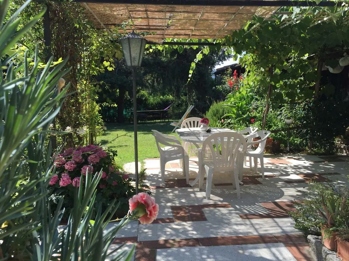 Casa Curlo Bed & Breakfast Calvagese Della Riviera 0*,